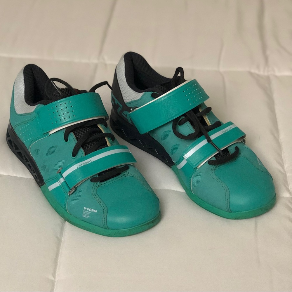 REEBOK Crossfit lifters